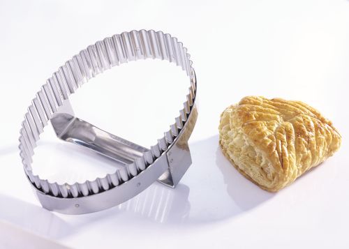 STAINLESS STEEL SLIPPER CUTTER 17CM