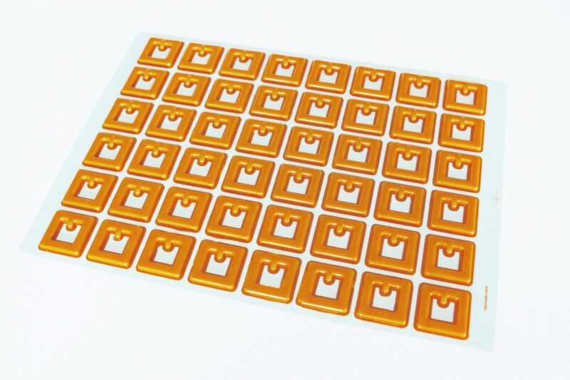 065113 PCB BLISTERS BOUCLES DE CEINTURE SOIT 96 EMPREINTES 4X4 CM 2PCES ***S/CD***