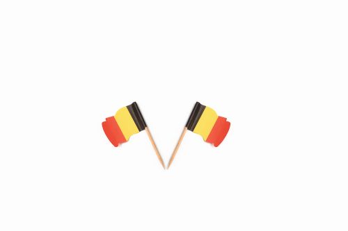 SPADES WITH FLOATING BELGIAN FLAG BOX OF 144 PCES