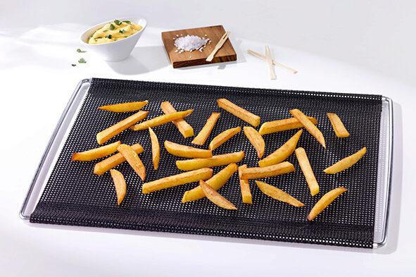 NOSTICK UITTREKBARE GEPERFOREERDE OVENMAT 31X41-49CM