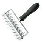 ROULEAU A PIQUER LA PATE"PIC-VITE"METAL 12CM