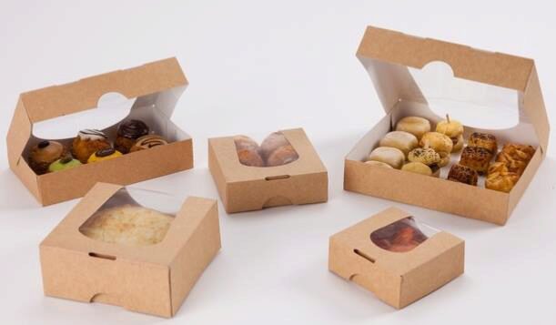 KRAFT DOOS MET VIERKANT VENSTER 10X10XHT4CM 50 STUKS