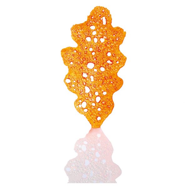 PCB OPALINES ORANJE EIKENBLADEREN 7,8X3,9 CM 32  STUKKEN