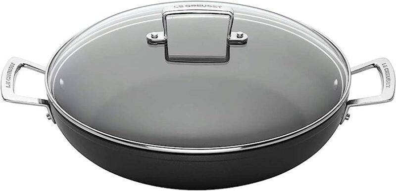 LE CREUSET LES FORGEES PROVENCAALSE SAUTEPAN 24CM MET DEKSEL - 2 HANDVATTEN