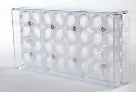 MAGNETIC CHOCOLATE MOLD STRIPED EGG CW3757 30X22XHT11MM / 4 X 8 -- 4GR