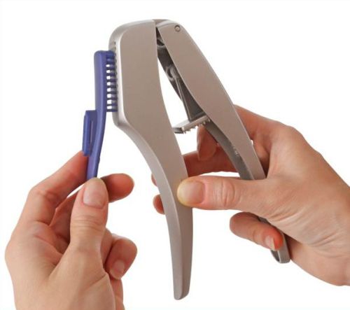 [55079129] ZYLISS KNOFLOOKPERS SUSI 3 MET REINIGINGSGEREEDSCHAP