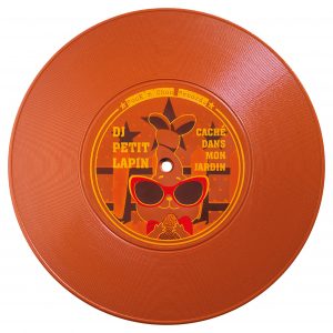 [08057716] 074023 PCB FLLES IMPR. PÂQUES DANS LES BACS PR VINYLES 6 DESIGNS Ø10,5CM 24PCES ***S/CD***