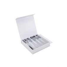 [60700661] 5-RIJIGE PRALINE DOOS "LUXBOX WIT" 16,5X16,5XHT3CM24ST