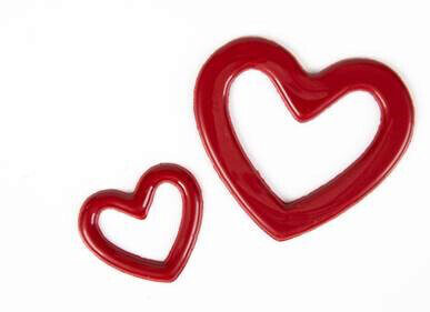 [08053863] 2068014 RED OPENWORK HEART BLOCK ASSORTMENT 40MM & 65MM CHOCOLATE 66 PCES ***S/CD***