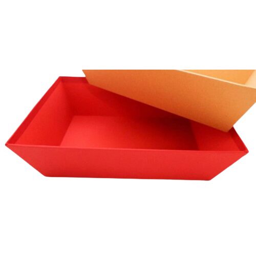 [60300245] RECHTHOEKIGE KARTONNEN MAND 28 X 19X8HT ROOD
